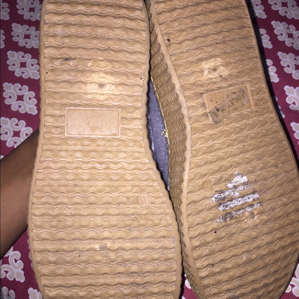 Shoes - Picture 4 of 5